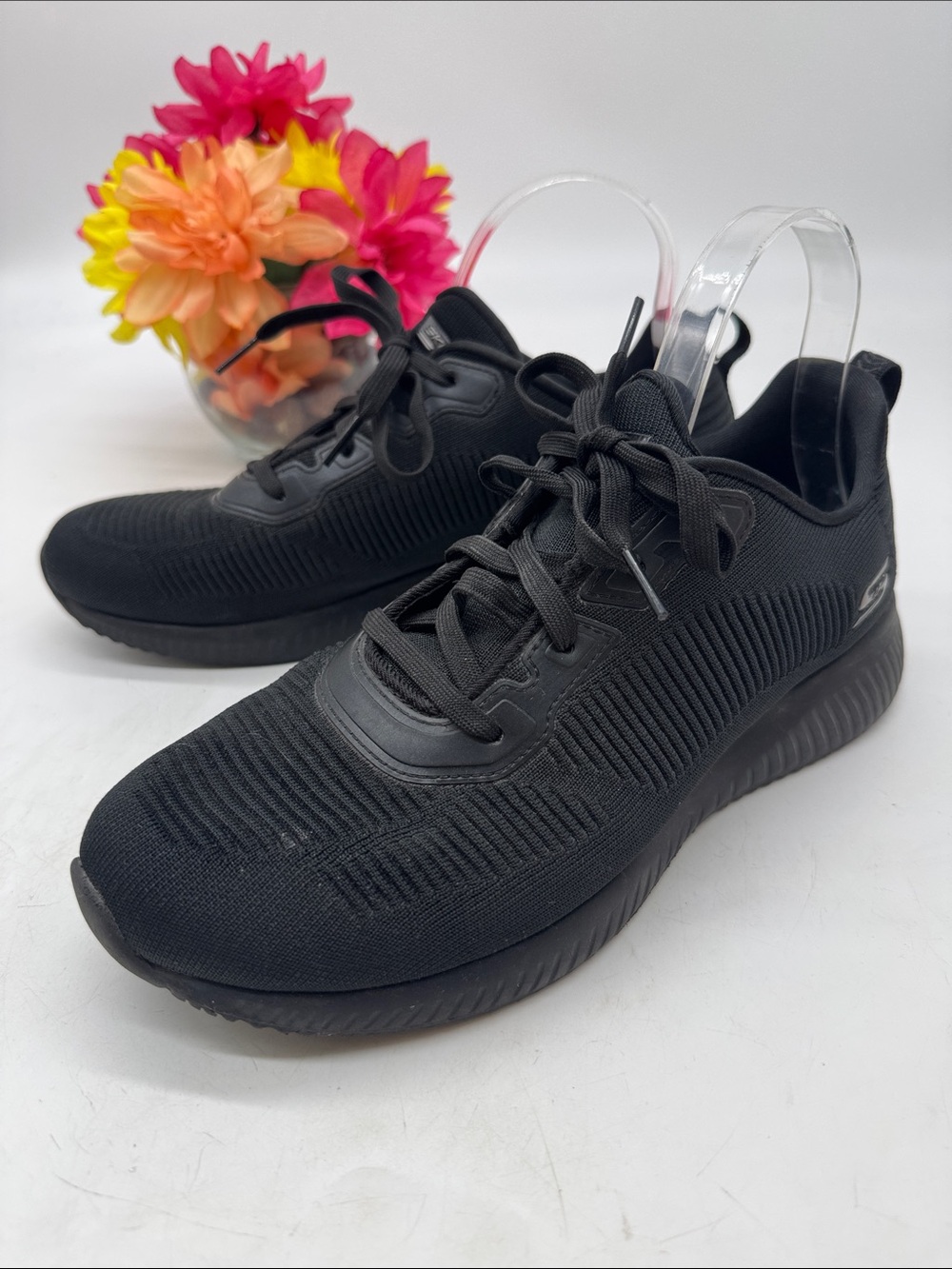 Skechers Women’s Black Knit Lace-Up Athletic Sneakers Size 9